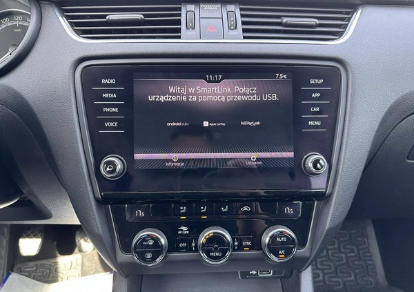 Skoda Octavia cena 54900 przebieg: 124700, rok produkcji 2018 z Wojkowice małe 232